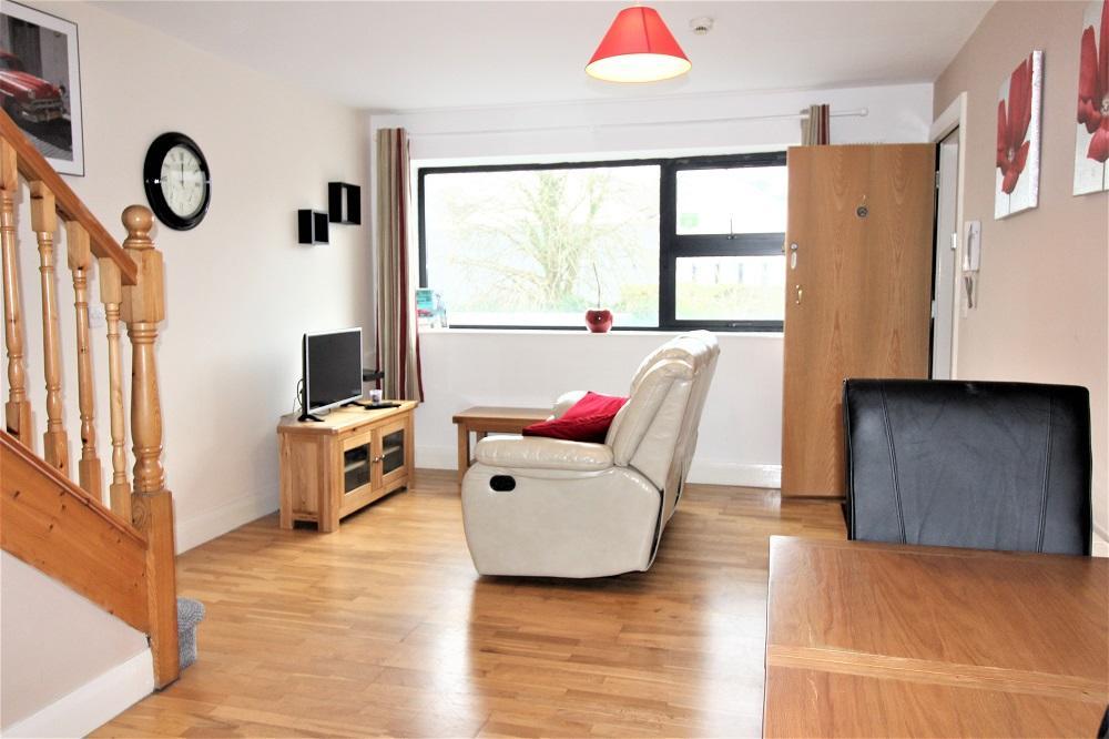 Courtyard Apartments Каслбар Экстерьер фото